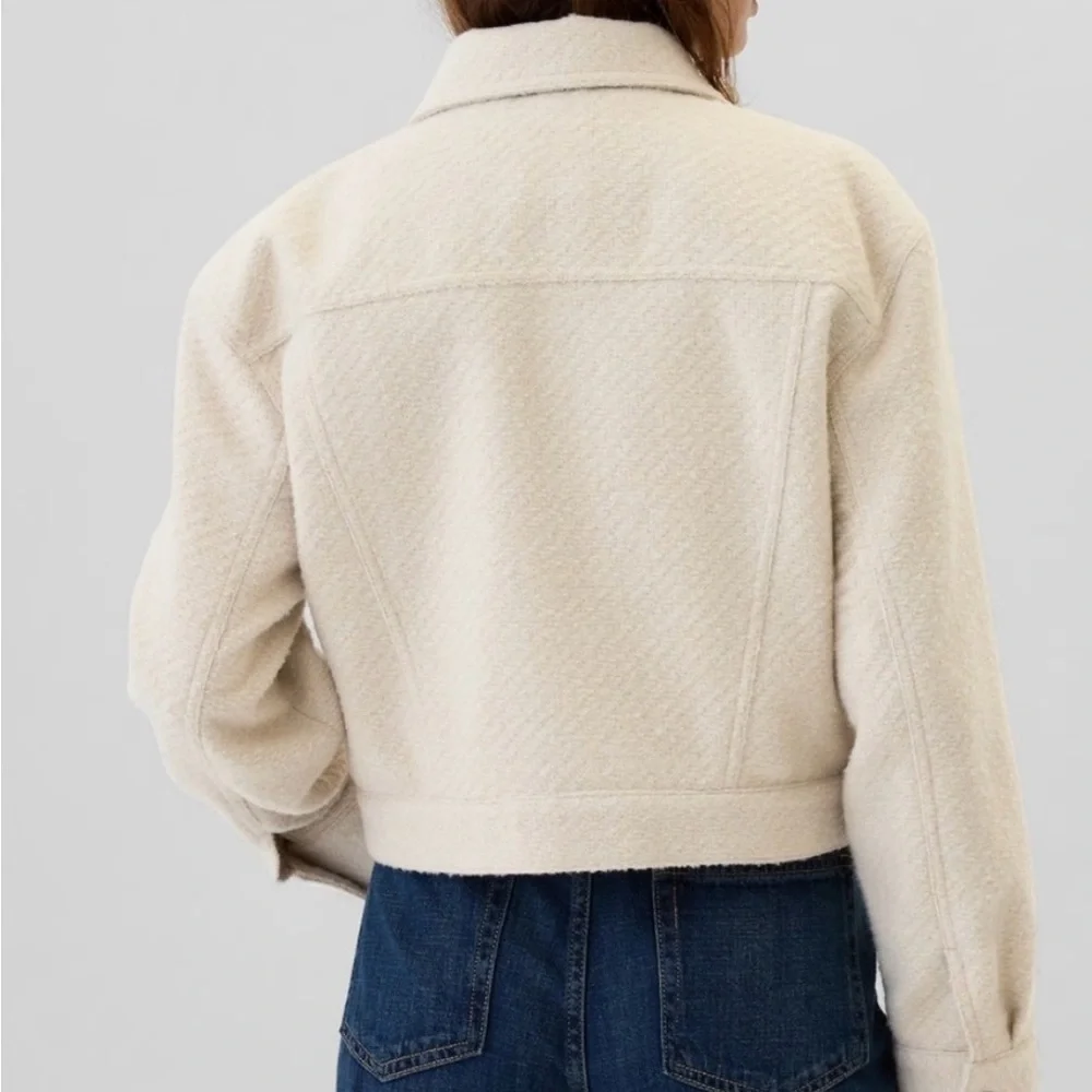 GAP boucle cropped Icon jacket in birch white. - Picture 2 of 12